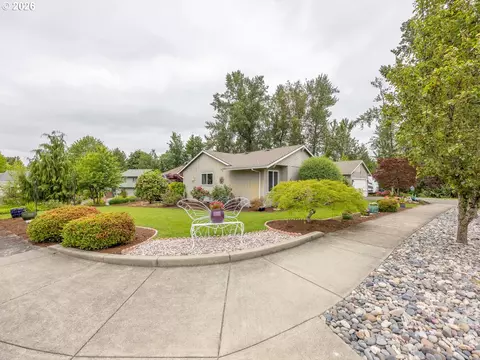 Exterior - 2331 SW 27th Dr, Gresham, OR 97080 photo 5 of 7