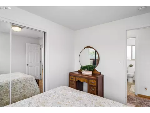Bedroom - 3820 Kendra St, Eugene, OR 97404 photo 3 of 5