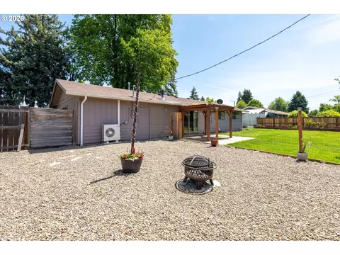 Exterior - 3820 Kendra St, Eugene, OR 97404 photo 9 of 10