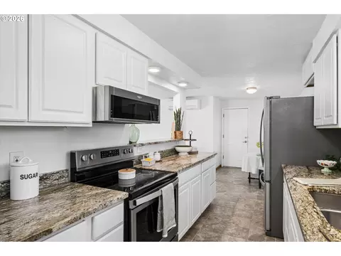 Kitchen - 3820 Kendra St, Eugene, OR 97404 photo 2 of 2
