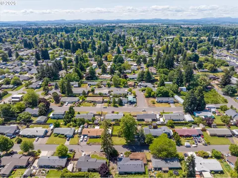 View/Area - 3820 Kendra St, Eugene, OR 97404 photo 3 of 8