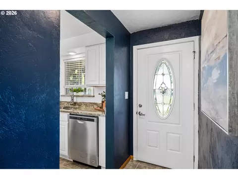 Entry Way - 3820 Kendra St, Eugene, OR 97404 photo 1 of 1
