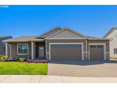 605 E Fourth St, Yamhill, OR 97148