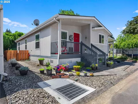 21100 NE Sandy Blvd #72, Fairview, OR 97024