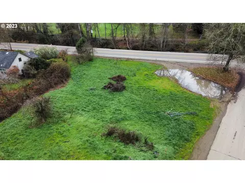 140 SE Pete Ave, Myrtle Creek, OR 97457