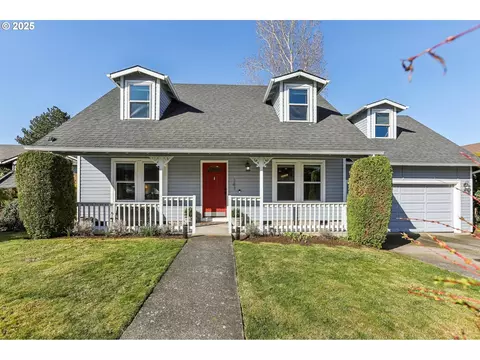 141 NE Greenway Dr, Gresham, OR 97030