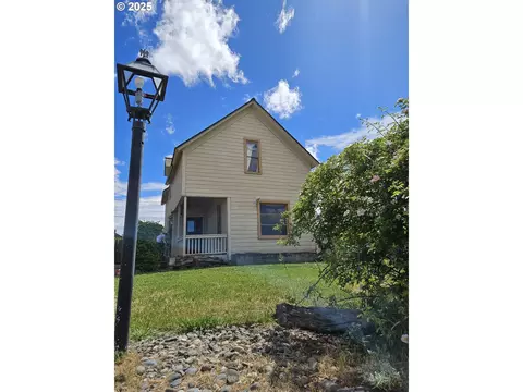 322 NW 2nd St, Goldendale, WA 98620