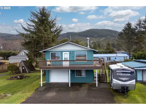 126 N Harbor St, Rockaway Beach, OR 97136