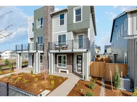 8275 SE Blanton St, Hillsboro, OR 97123