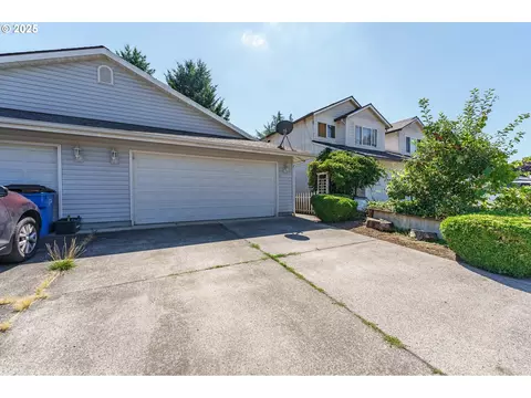 9009 NE Lewis Dr, Vancouver, WA 98662
