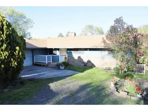 212 S Water St, Weston, OR 97886