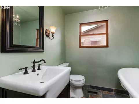 Bath - 370 SW 4th St, Gresham, OR 97080 photo 1 of 2