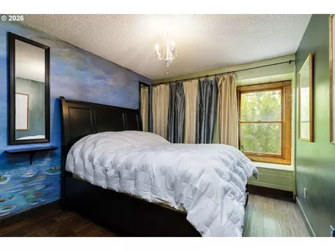 Bedroom - 370 SW 4th St, Gresham, OR 97080 photo 3 of 3