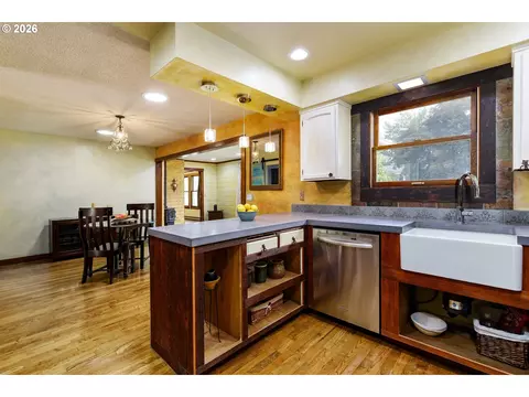Kitchen - 370 SW 4th St, Gresham, OR 97080 photo 7 of 7