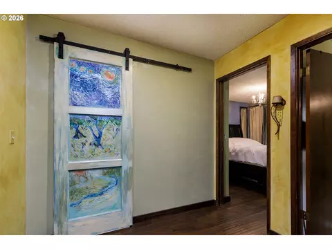 Entry Way - 370 SW 4th St, Gresham, OR 97080 photo 3 of 3