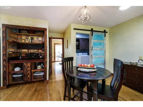 Dining - 370 SW 4th St, Gresham, OR 97080 photo 5 of 5