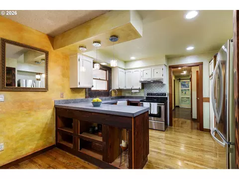 Kitchen - 370 SW 4th St, Gresham, OR 97080 photo 2 of 7