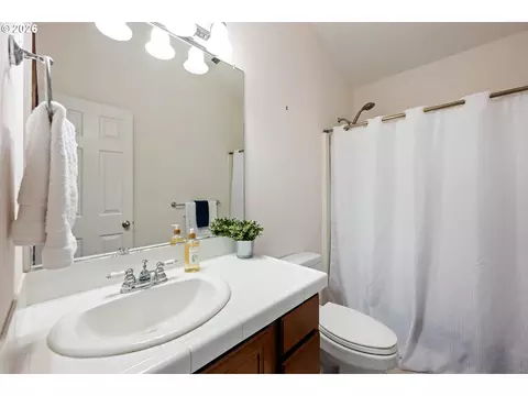 Bath - 810 E 9th St, Newberg, OR 97132 photo 3 of 3