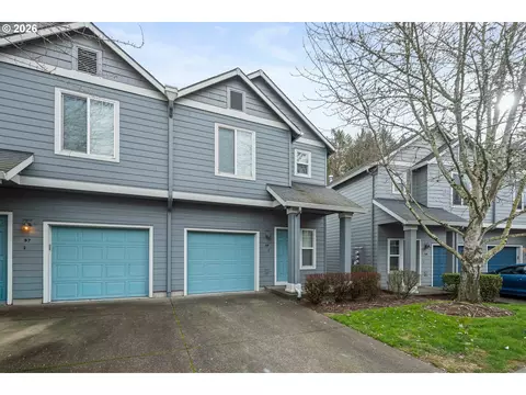 Exterior - 810 E 9th St, Newberg, OR 97132 photo 3 of 5
