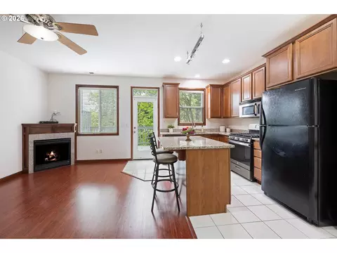 Kitchen - 810 E 9th St, Newberg, OR 97132 photo 2 of 3