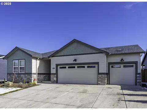 1928 Hannah Ln, Medford, OR 97504