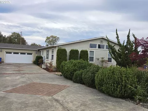 647 Highland Vista Ln, Roseburg, OR 97471
