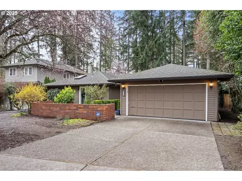 17714 SW Pointe Forest Ct, Beaverton, OR 97003