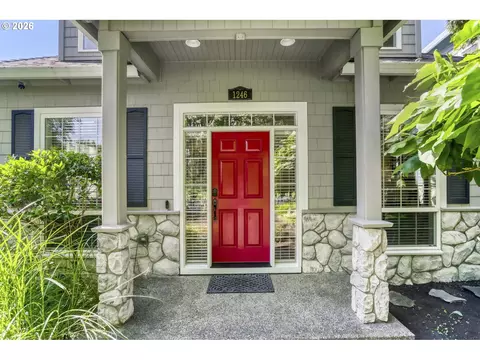 1246 NE Parks Edge Cir, Hillsboro, OR 97124