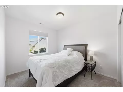 Bedroom - 5775 Donohoe Ave, Eugene, OR 97402 photo 5 of 5