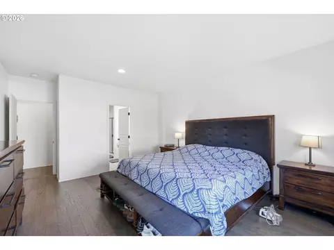 Bedroom - 5775 Donohoe Ave, Eugene, OR 97402 photo 4 of 5