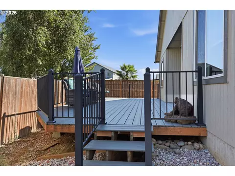 Exterior - 5775 Donohoe Ave, Eugene, OR 97402 photo 9 of 13
