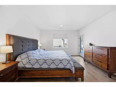 Bedroom - 5775 Donohoe Ave, Eugene, OR 97402 photo 2 of 5