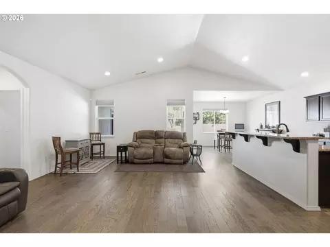 Living - 5775 Donohoe Ave, Eugene, OR 97402 photo 1 of 2