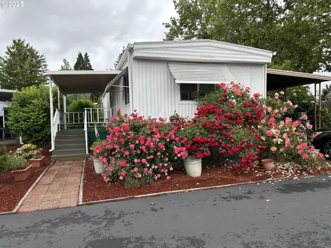 4800 Barger Dr #25, Eugene, OR 97402