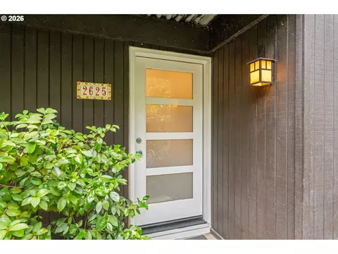 Entry Way - 2625 Woodstone Pl, Eugene, OR 97405 photo 1 of 3