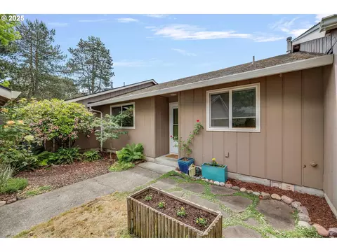 2992 SE Blue Bird Dr, Hillsboro, OR 97123
