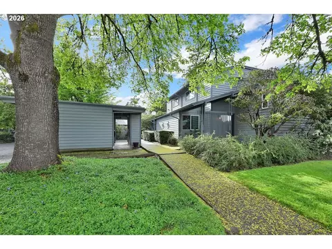 Exterior - 2700 Harlow Rd, Eugene, OR 97401 photo 2 of 8