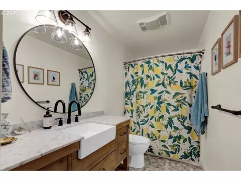 Bath - 2700 Harlow Rd, Eugene, OR 97401 photo 2 of 2