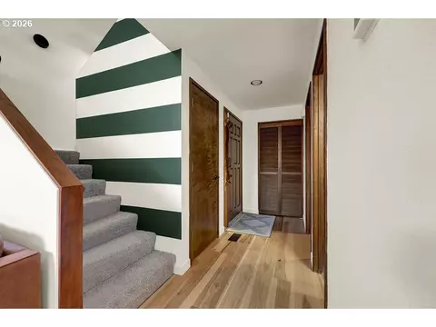 Entry Way - 2700 Harlow Rd, Eugene, OR 97401 photo 1 of 4