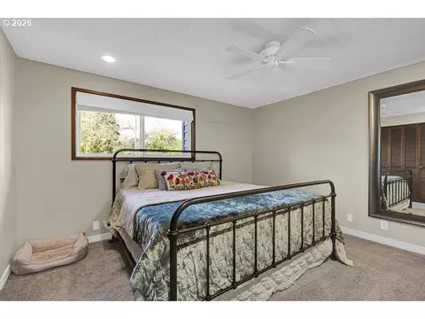 Bedroom - 2700 Harlow Rd, Eugene, OR 97401 photo 4 of 5