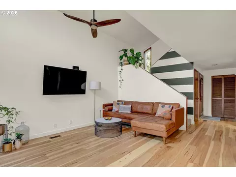 Living - 2700 Harlow Rd, Eugene, OR 97401 photo 2 of 3
