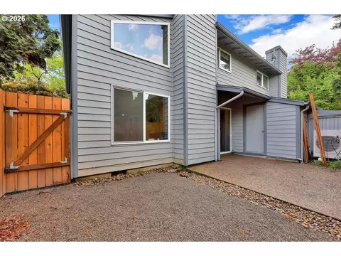 Exterior - 2700 Harlow Rd, Eugene, OR 97401 photo 5 of 8
