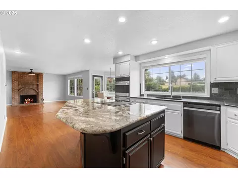 Kitchen - 2607 SW Pleasant View Dr, Gresham, OR 97080 photo 1 of 5