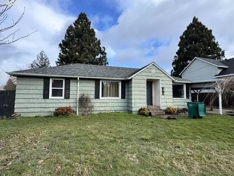 1553 E 3rd St, Newberg, OR 97132