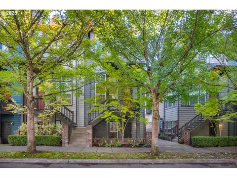8810 SE 12th Ave, Portland, OR 97202
