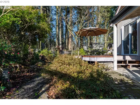 Exterior - 4366 Berry Ln, Eugene, OR 97404 photo 8 of 13
