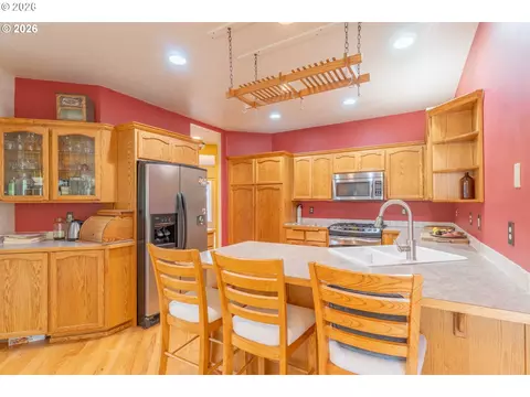 Kitchen - 4366 Berry Ln, Eugene, OR 97404 photo 1 of 7