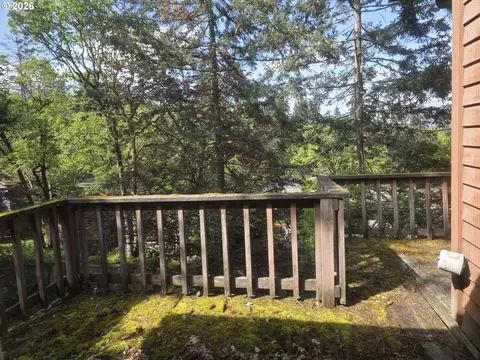 Exterior - 1653 Ardendale Ln, Eugene, OR 97405 photo 3 of 3