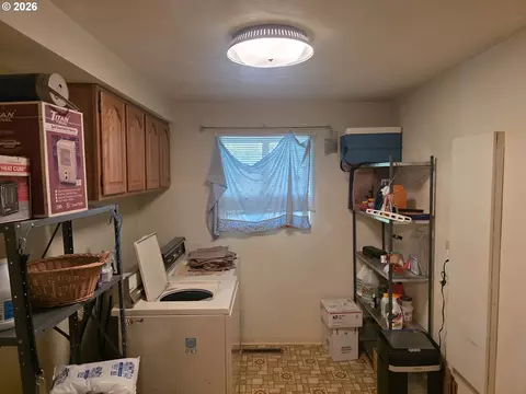 Other - 1653 Ardendale Ln, Eugene, OR 97405 photo 5 of 9