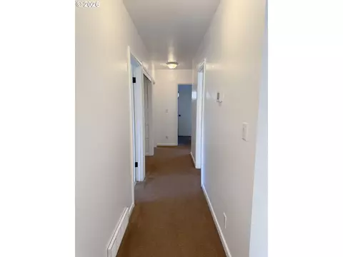 Entry Way - 4733 E Amazon Dr, Eugene, OR 97405 photo 1 of 2
